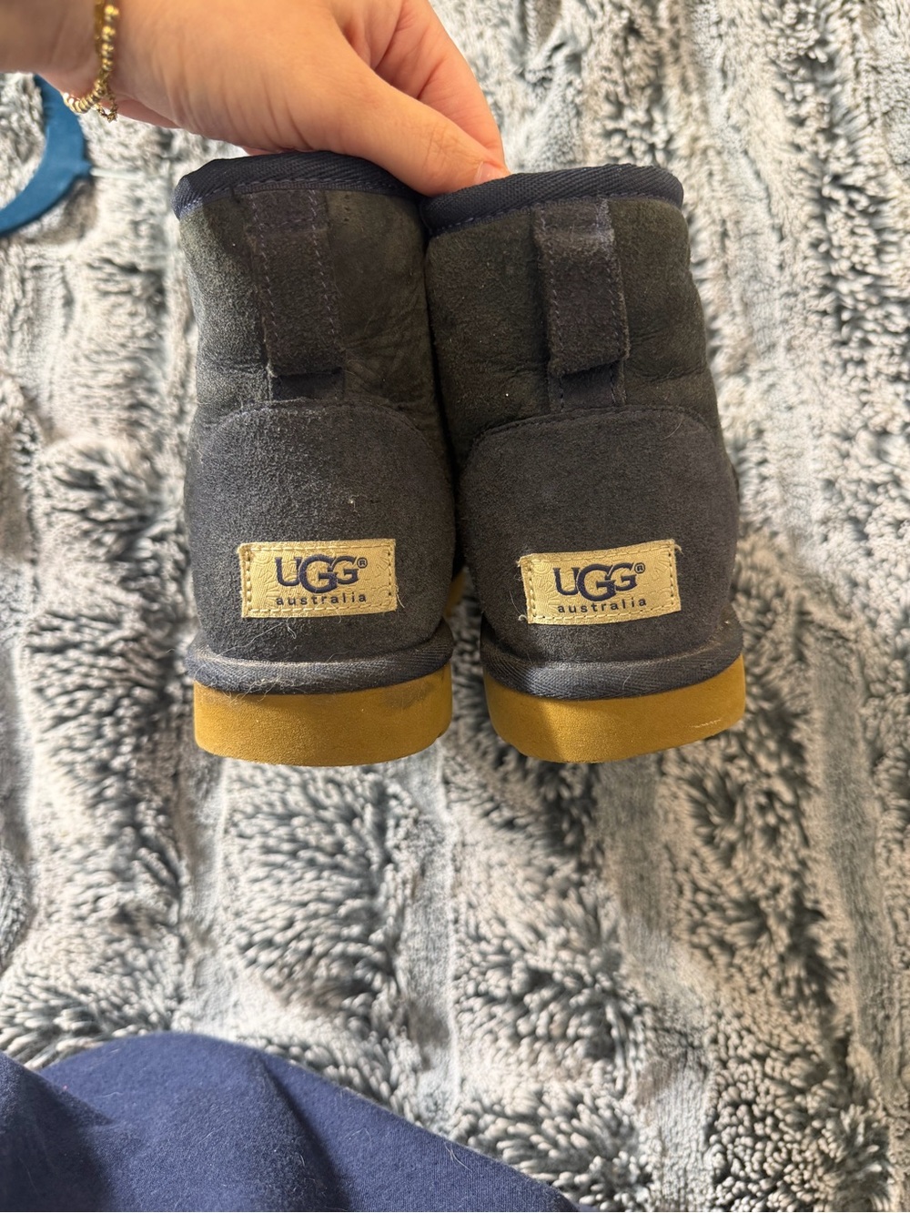UGG Classic Short Boots – Navy – Women’s Size 8